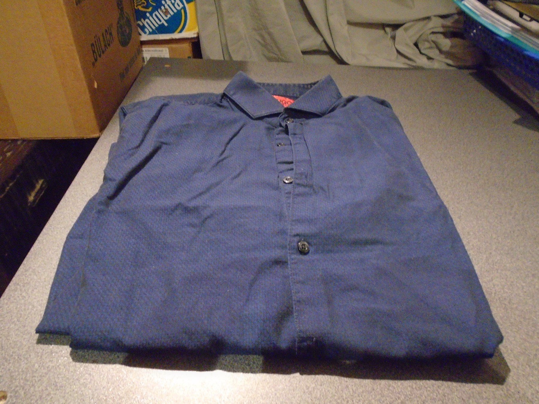 Hugo Boss Camicie: Hemd Grösse 42, Hugo Boss, dunkelblau/feines Muster – Usato da Zürich venduto da abraxas1291