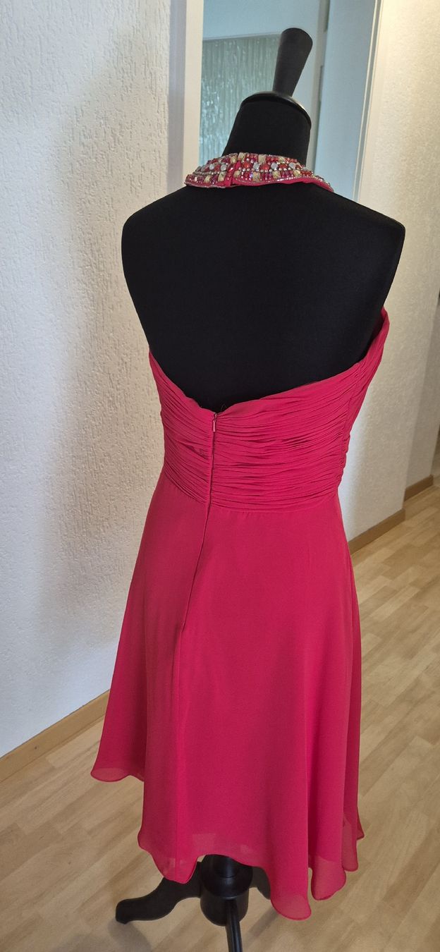 Vestiti: Rotes Cocktailkleid Grösse 40 – Usato da Schwyz venduto da Vesparider01 5
