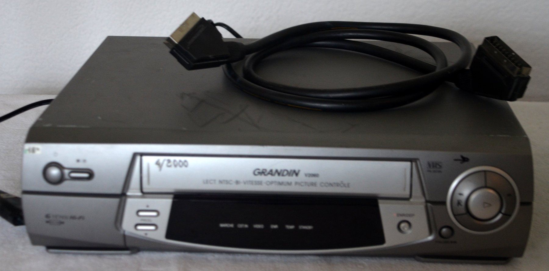 Registratori: Videorecorder / magnétoscope VHS Grandin V2060 – Usato da Collonges venduto da arashee