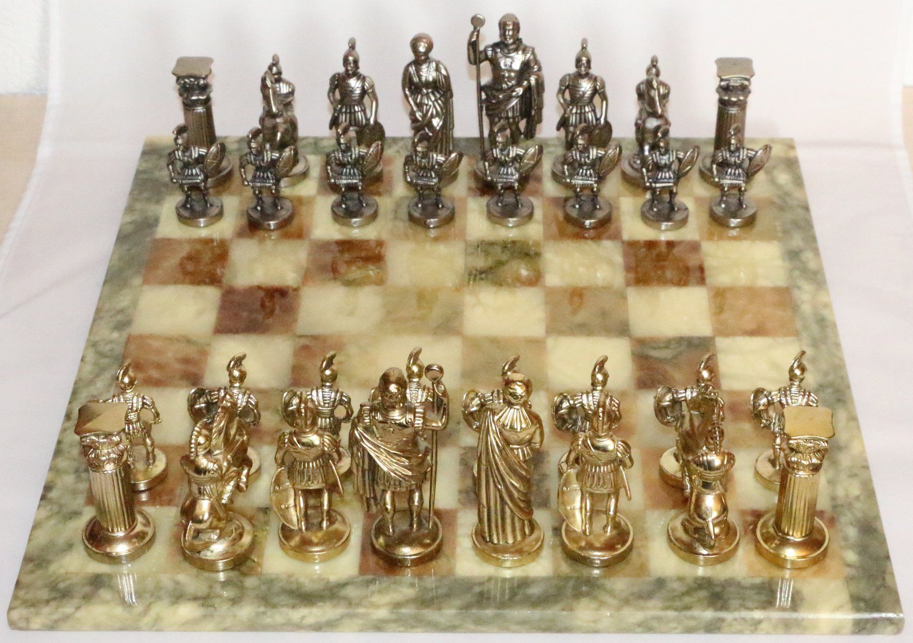 Spiele: Marmor Schachbrett mit Metallfiguren – Gebraucht aus Mörschwil von Ferrari-V8 2