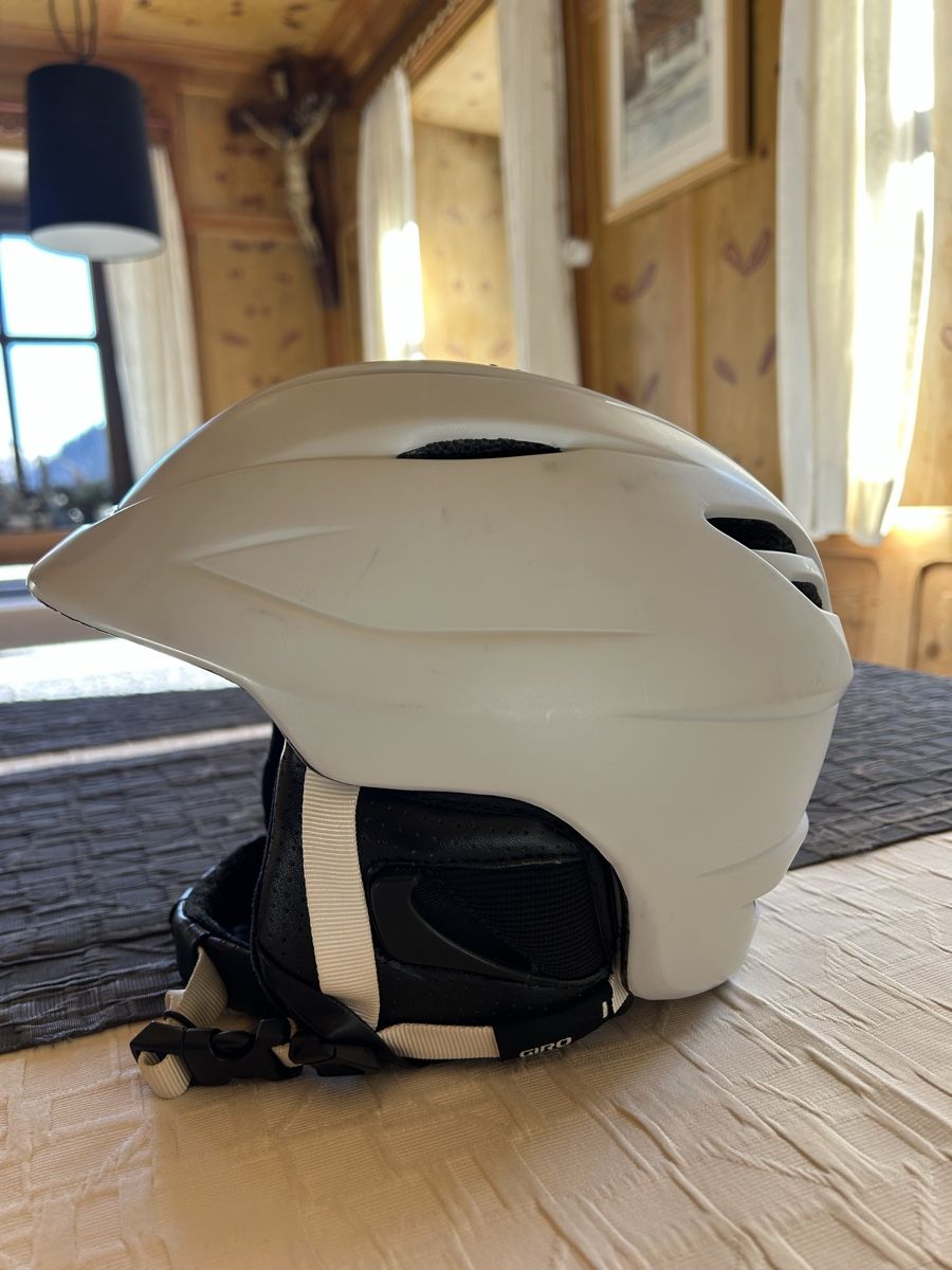 Giro Caschi: Giro Skihelm - Grösse S – Usato da Arnegg venduto da xlillix