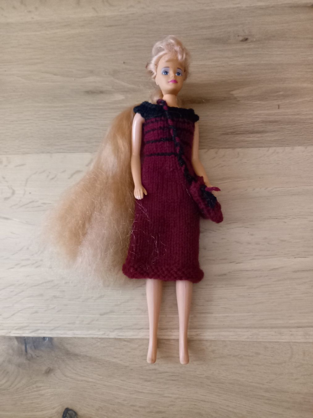 Bambole: Modepuppe mit selbstgestricktem Kleid – Nuovo (secondo la descrizione) da Aarburg venduto da chregi79