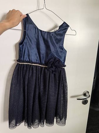 Mädchen Festkleid Gr. 122 (inkl. Versand)