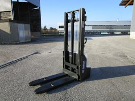 Stapler Hochhubwagen 1200 KG Hub 2900 mm Li-Ion Batterie Neu