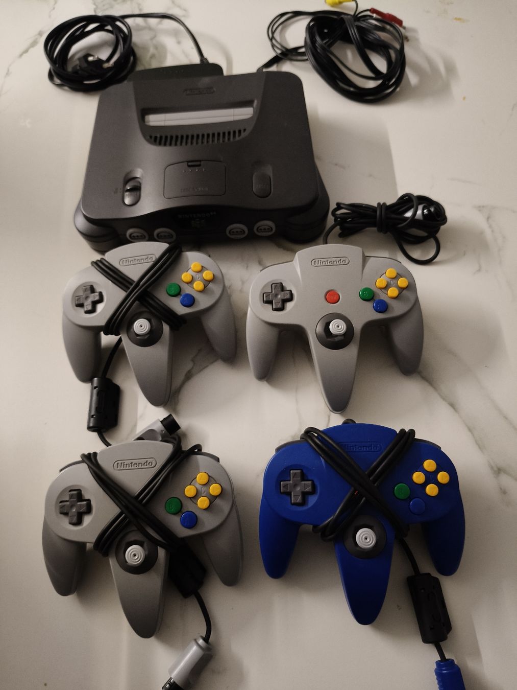 Nintendo Konsolen: Nintendo 64 Konsole mit 4 Controller - Top Zustand! – Gebraucht aus Oensingen von ece_8k7q