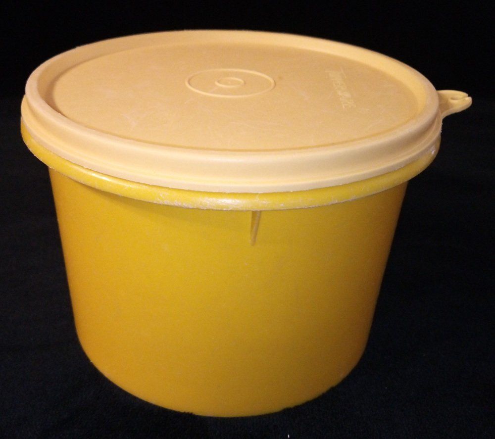 Tupperware Behälter & Ähnliches: TUPPERWARE Dose Aufbewahrungbehälter gelb Vintage – Gebraucht aus Werdenberg von EXA-Secondhand