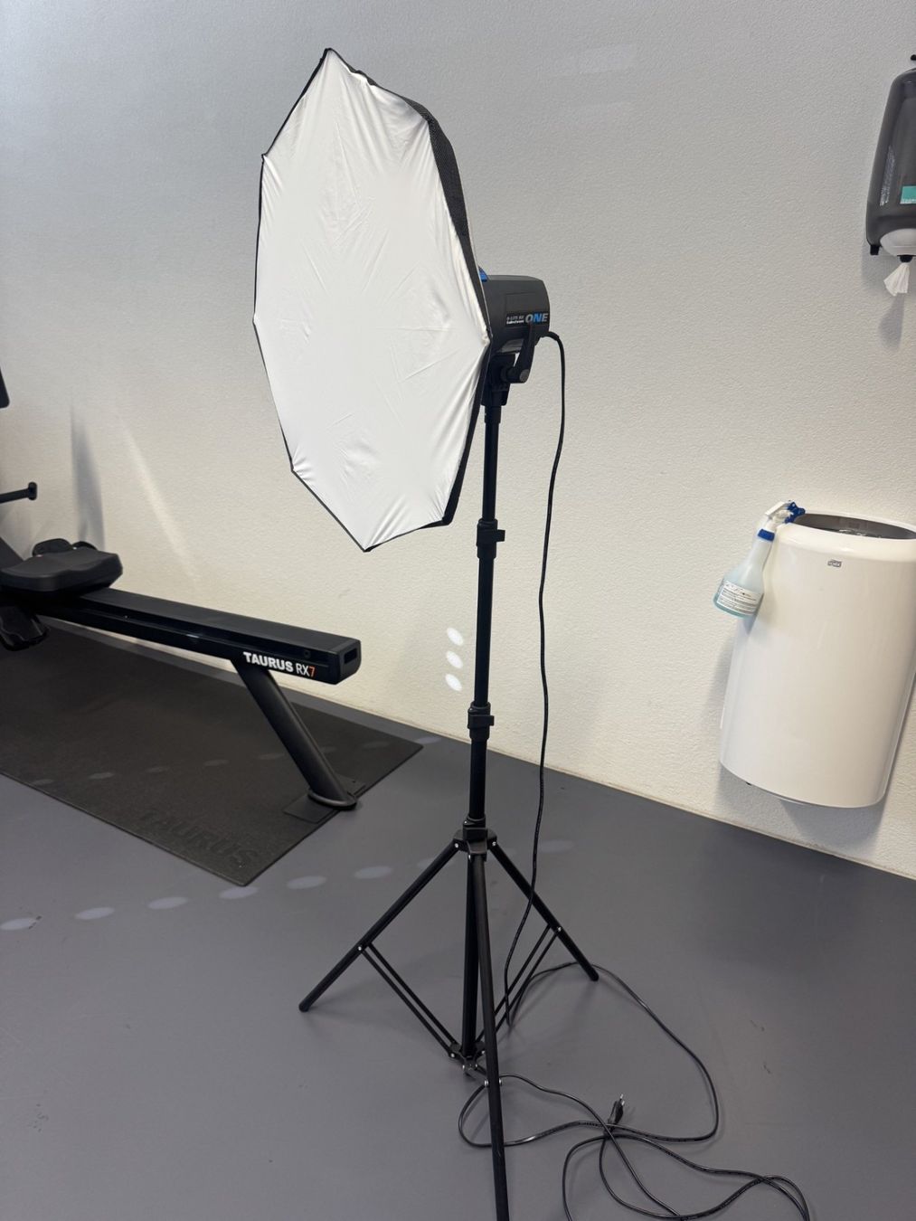 Elinchrom Lampade: Monolights - flash de studio D-Lite RX One – Usato da Romanel-sur-Morges venduto da cpa_2kqd