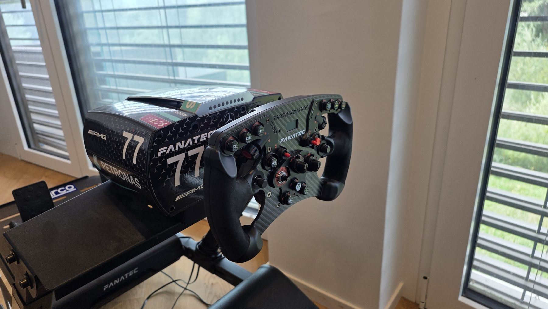 Fanatec Controller: Fanatec - Next Level Racing simracing setup – Usato da Delémont venduto da GillMinn 1