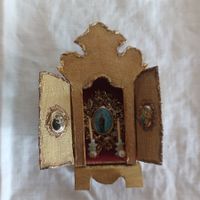 winzig kleiner Altar für die Puppenstube 9 cm gross