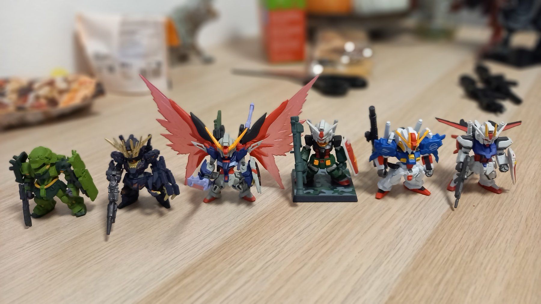 Bandai Kit di modellismo & Modellini statici: Gundam Converge Mini Figures Strike, Destiny, Banshee, RX-78 – Usato da Caslano venduto da mecha_gundam