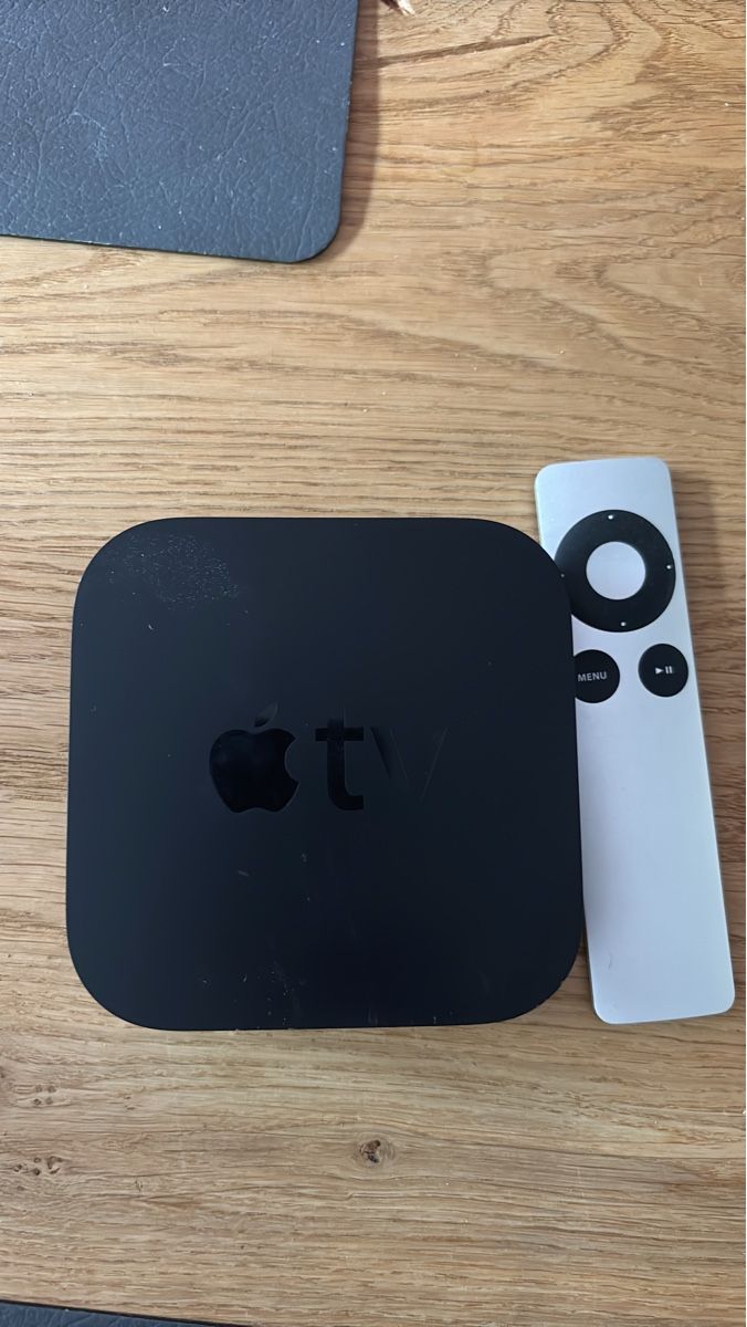 Apple Lettore multimediale & Streamer: Apple TV – Usato da Luzern venduto da Seefuu