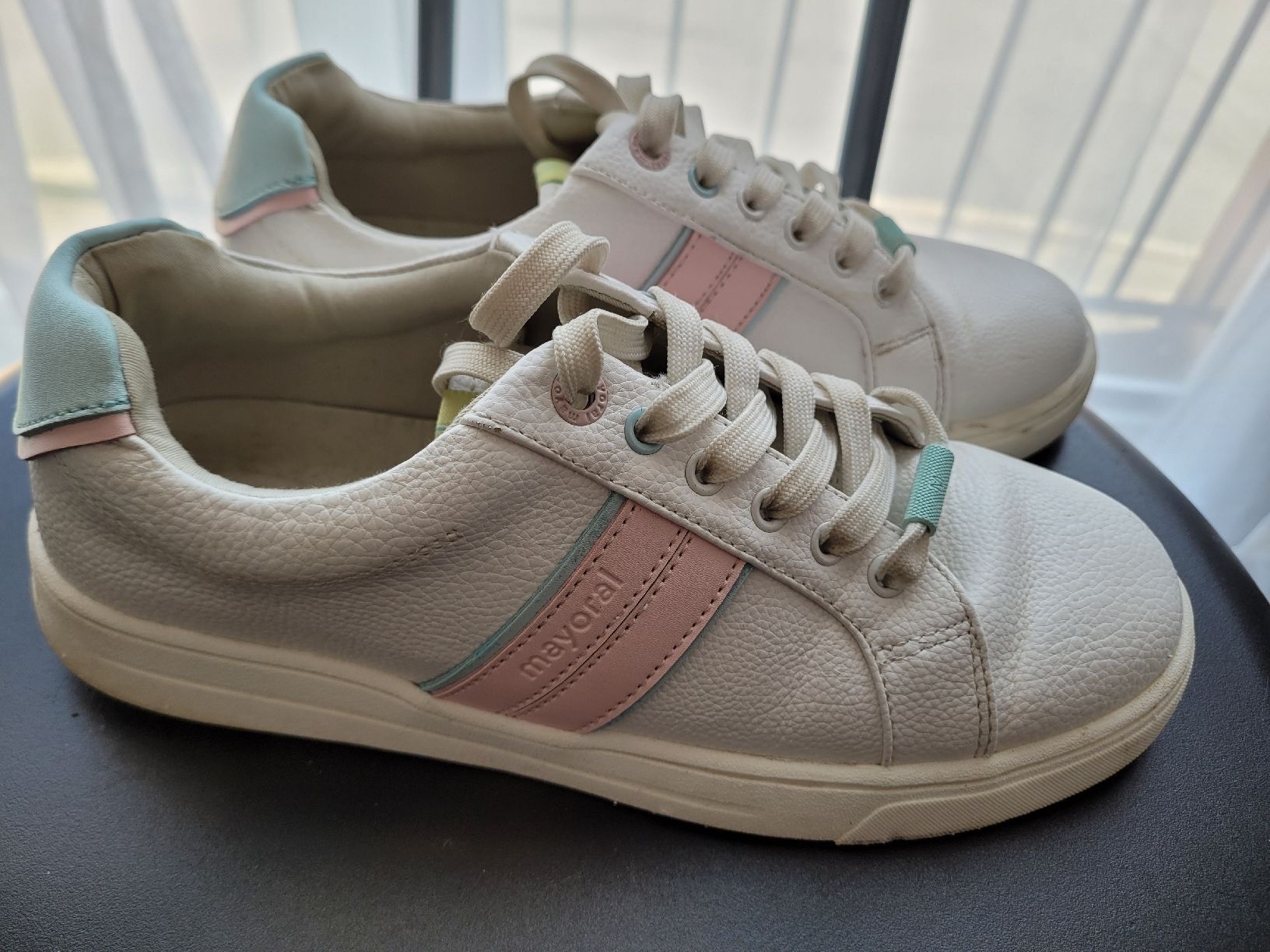 Mayoral Schuhe für Mädchen: Magnifiques baskets Mayoral t35 – Gebraucht aus St-Maurice von happy.family