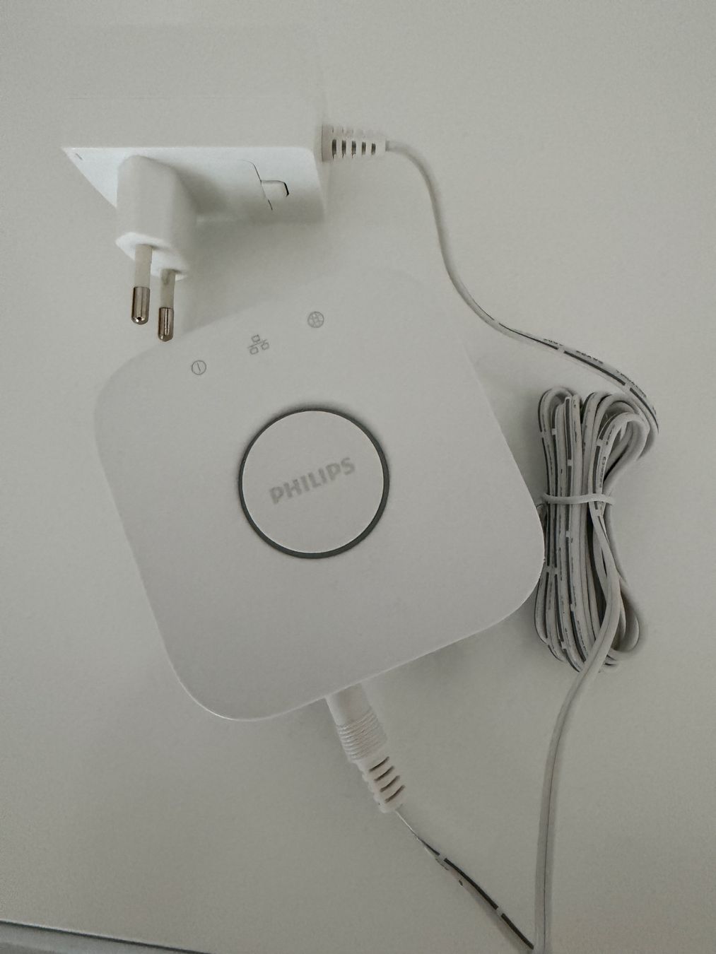 Philips Hub & Switch: Philips hue Bridge Model 3241312018A – Usato da Winterthur venduto da Stolltebenrad