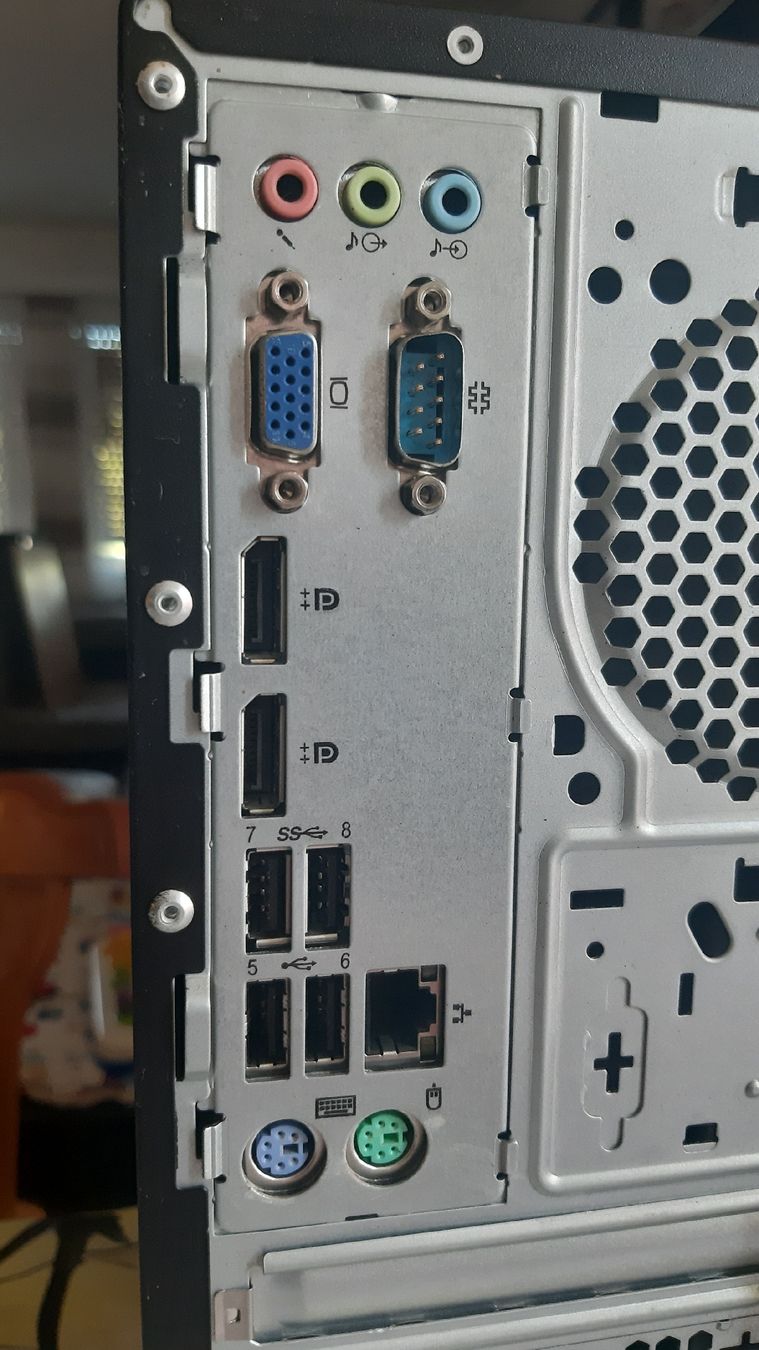 Lenovo PCs: PC - LENOVO  TinnkCentre – Défectueux à Wila par myquaso 7