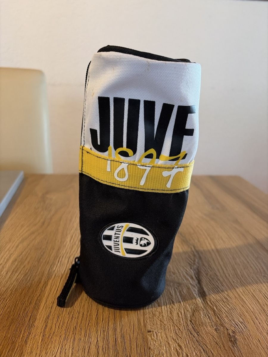 Schüler-Etuis: Juventus Etui schwarz gelb – Gebraucht aus St. Gallen von nic_xky9