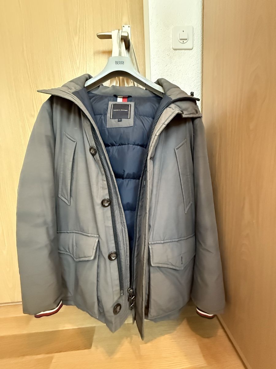 Tommy Hilfiger Jacken: Tommy Hilfiger Daunenjacke Grösse M – Gebraucht aus Leibstadt von iry_jn6n 2