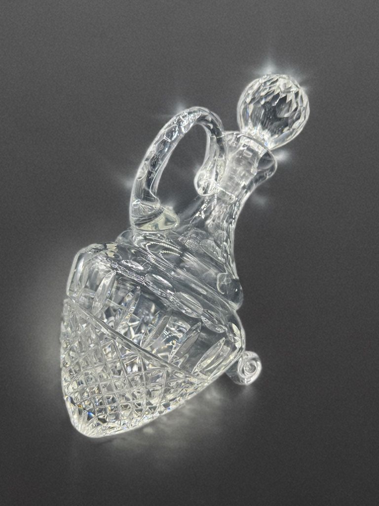 Caraffe: Genuine Lead Crystal Pointed Tilted Decanter – Usato da Villmergen venduto da JacRon