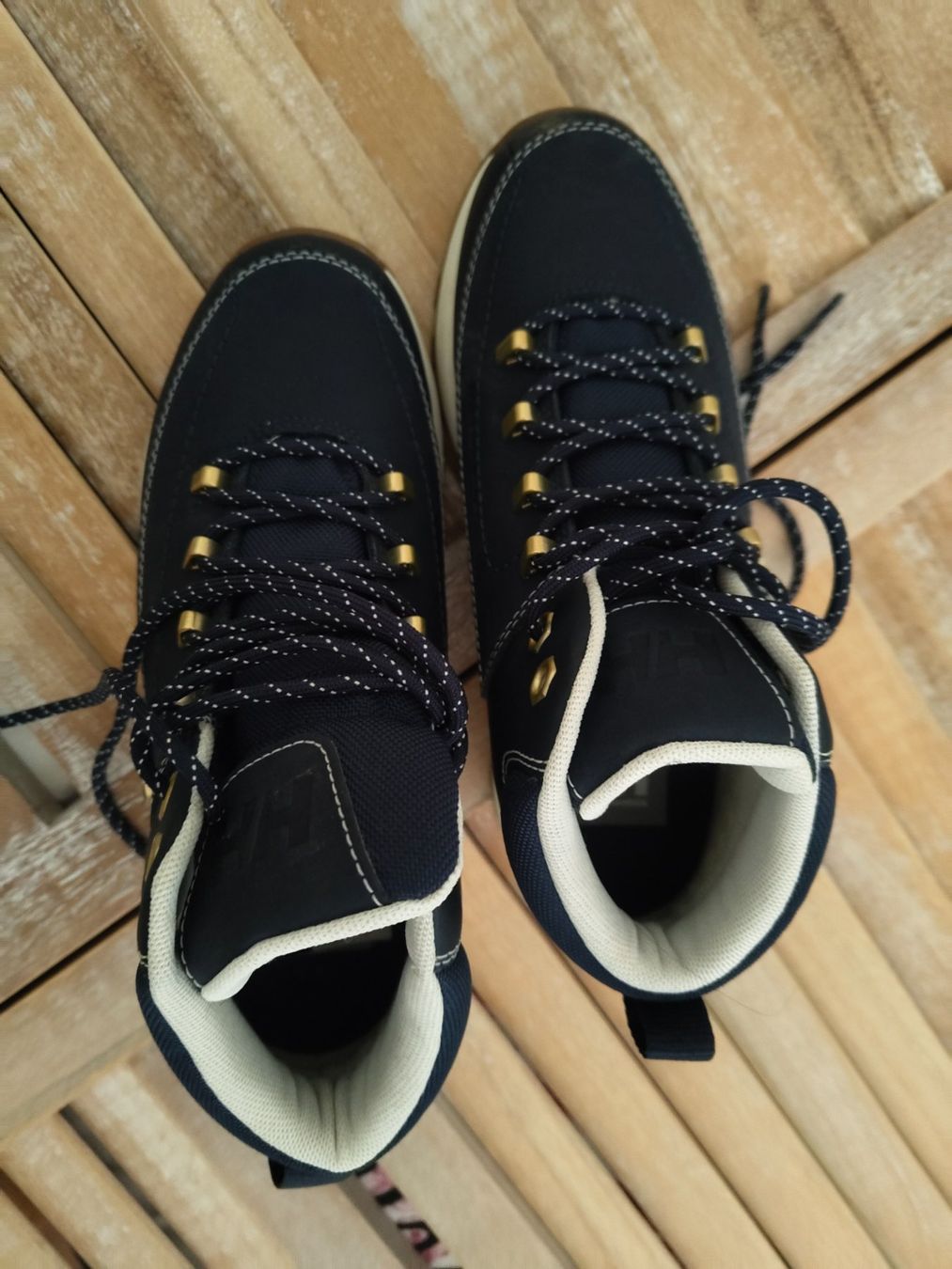Helly Hansen Scarpe da donna: Bottes – Nuovo (secondo la descrizione) da Grand-Lancy venduto da ana_7y2f 4