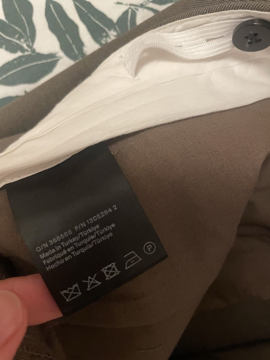 Cos Hosen: Cos barrel wool pants  – Gebraucht aus Lausanne von cris_ina89 5