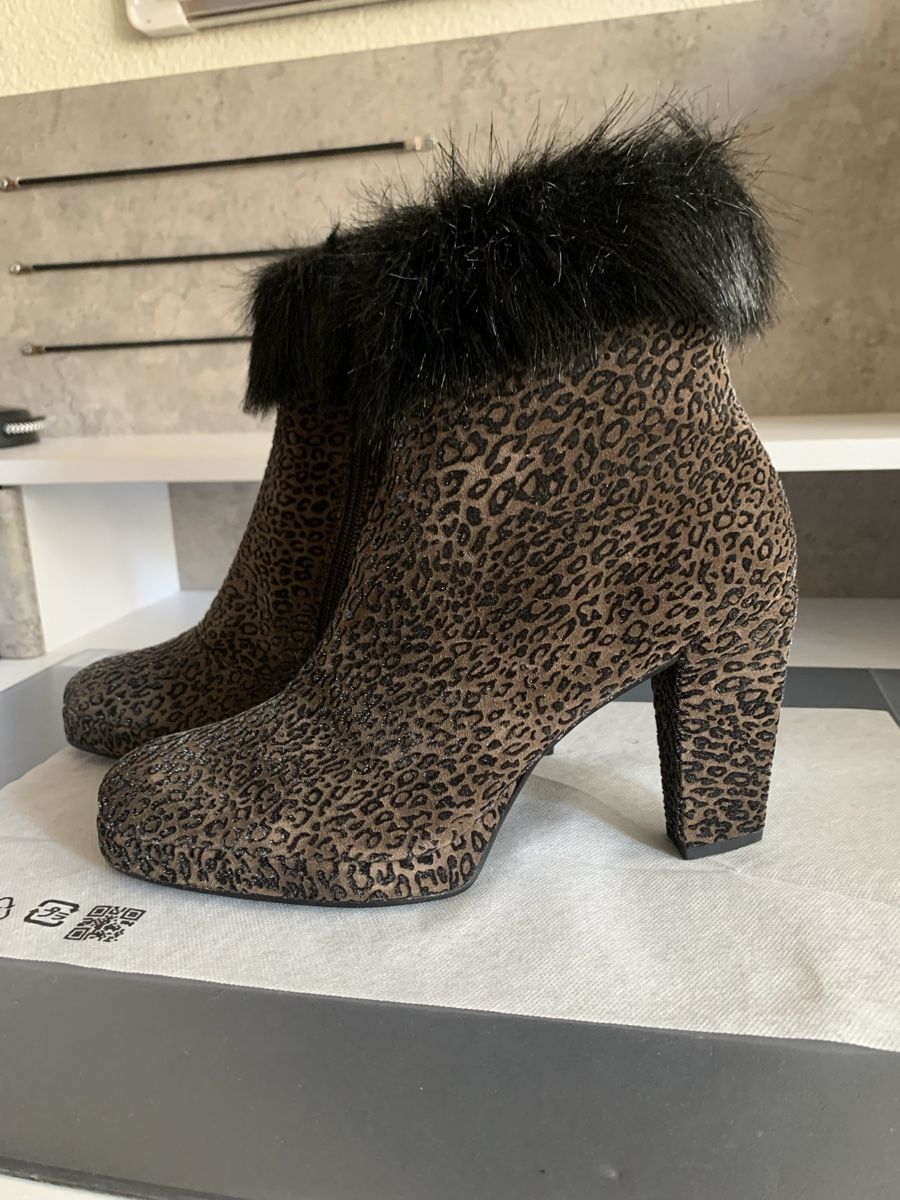 Scarpe da donna: Bottines à talon – Nuovo (secondo la descrizione) da Aïre venduto da RD_758