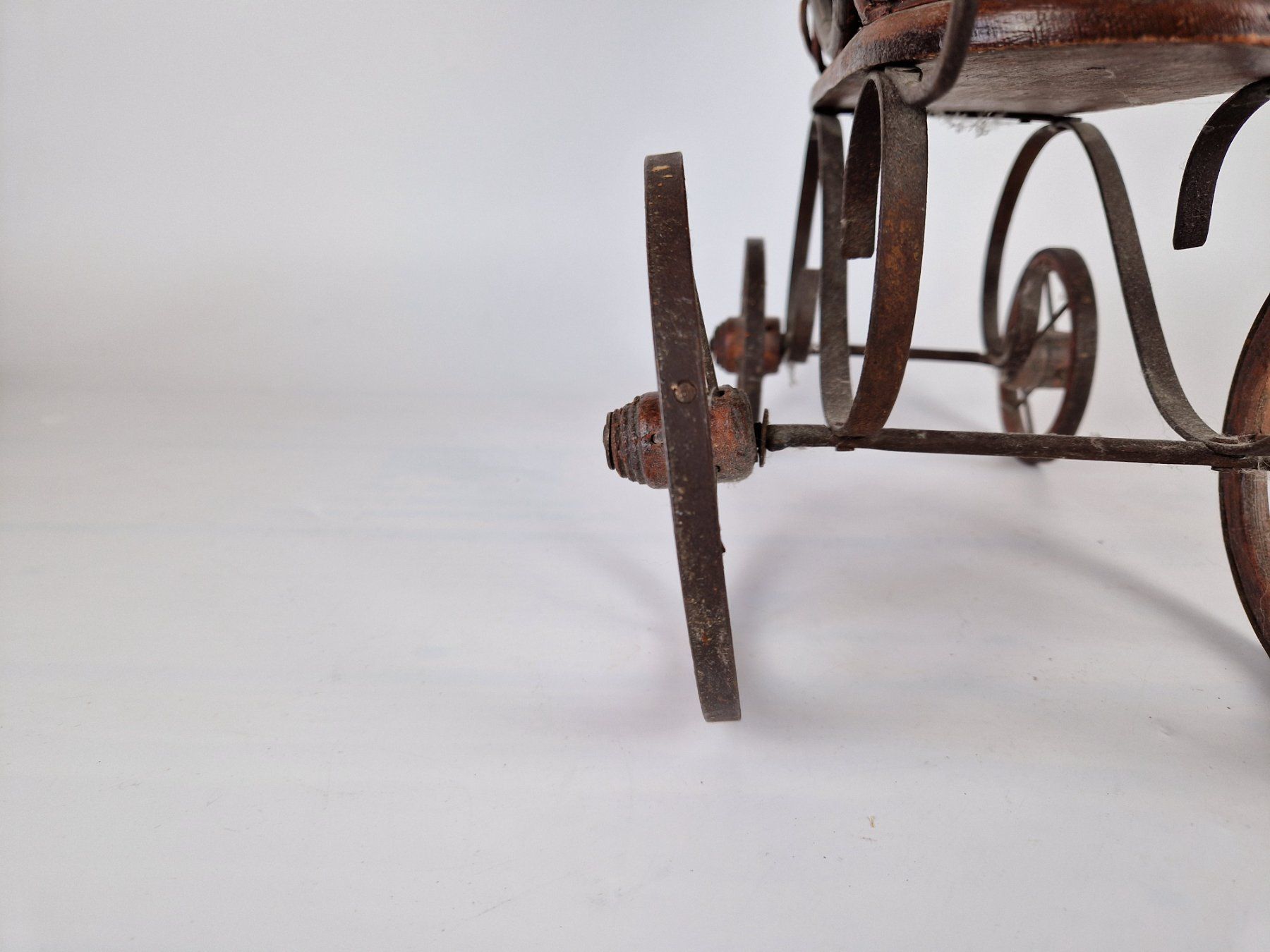 Puppenwagen: Puppenwagen mit Puppe – Gebraucht aus Muhen von Restwert_Muhen 2