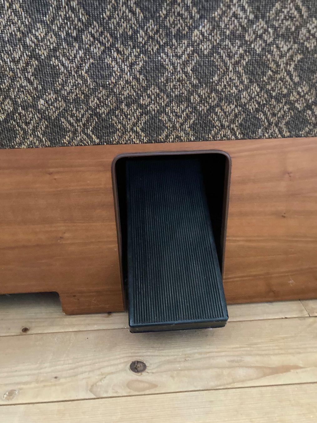 Strumenti musicali: Harmonium Elgam – Usato da Domat/Ems venduto da Lareina2015 2