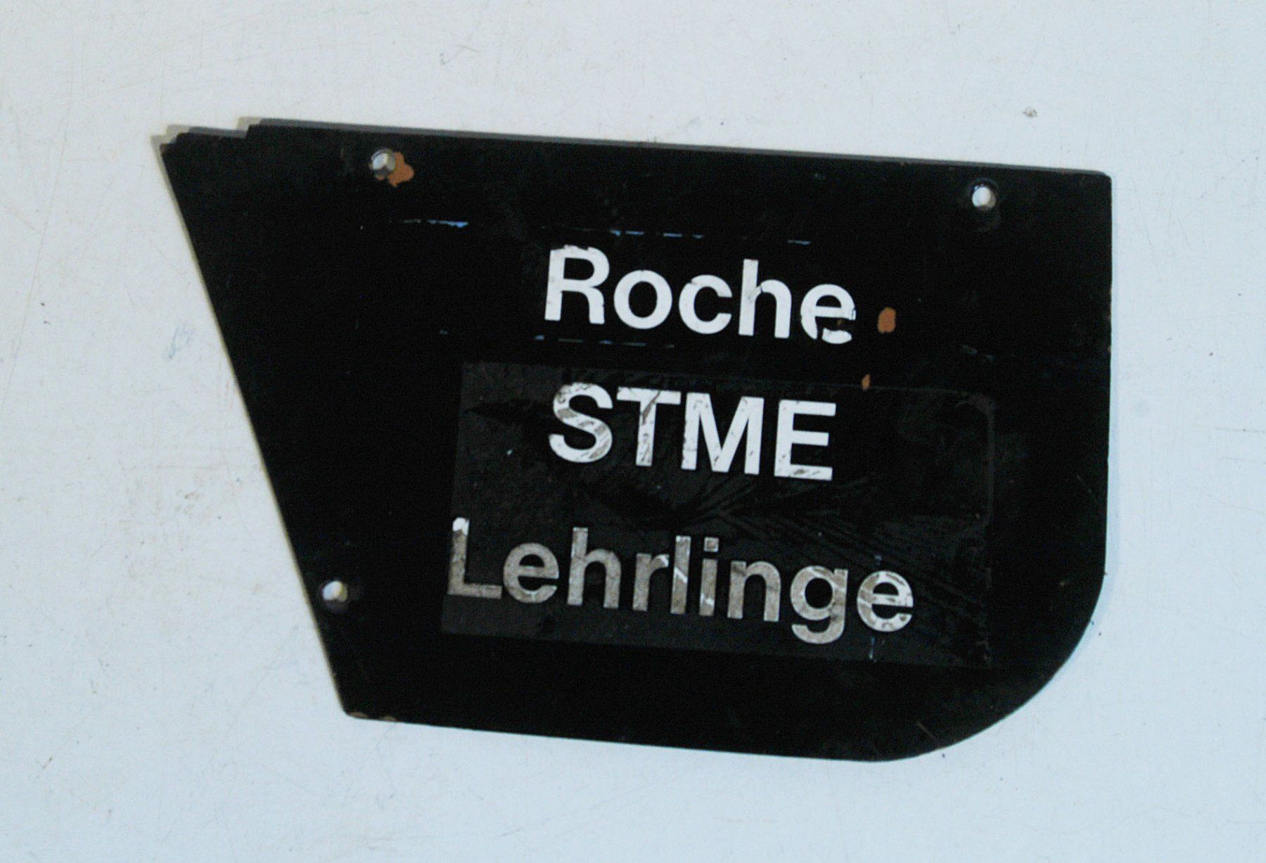Schilder: Roche Metallschild – Gebraucht aus Herisau von Wisen 1