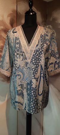 🌿 Boho Tunika Spitze & Paisley Muster Blau Beige  Gr. M