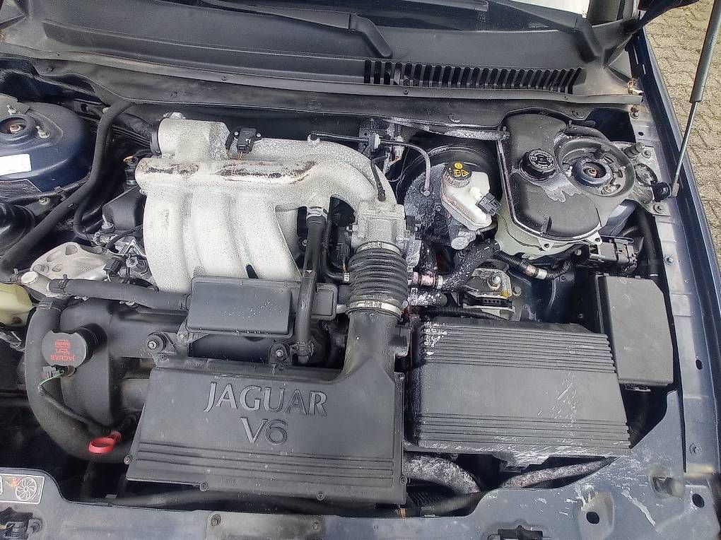 Automobili: Jaguar x-type 3.0 automatique  – Difettoso da delémont venduto da spartakus77