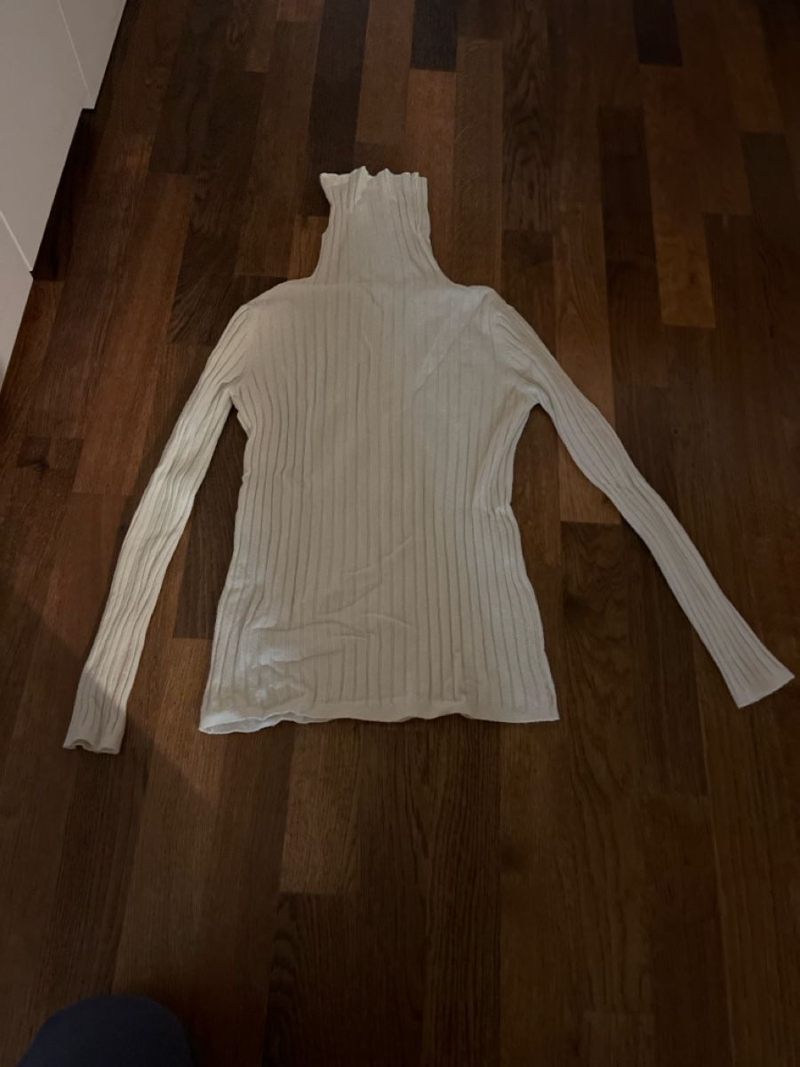 Kleiderpakete: Langarmshirts / Pullover Damen verschiedene Farben  – Gebraucht aus Stallikon von Danisibu 2