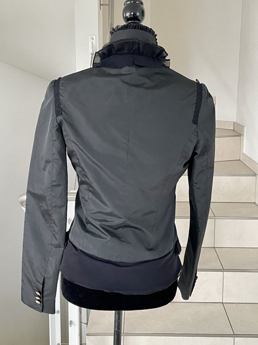 Giacche: Black Ruffle Jacket - Stylish & Lightweight – Usato da Richterswil venduto da Prangins9 2