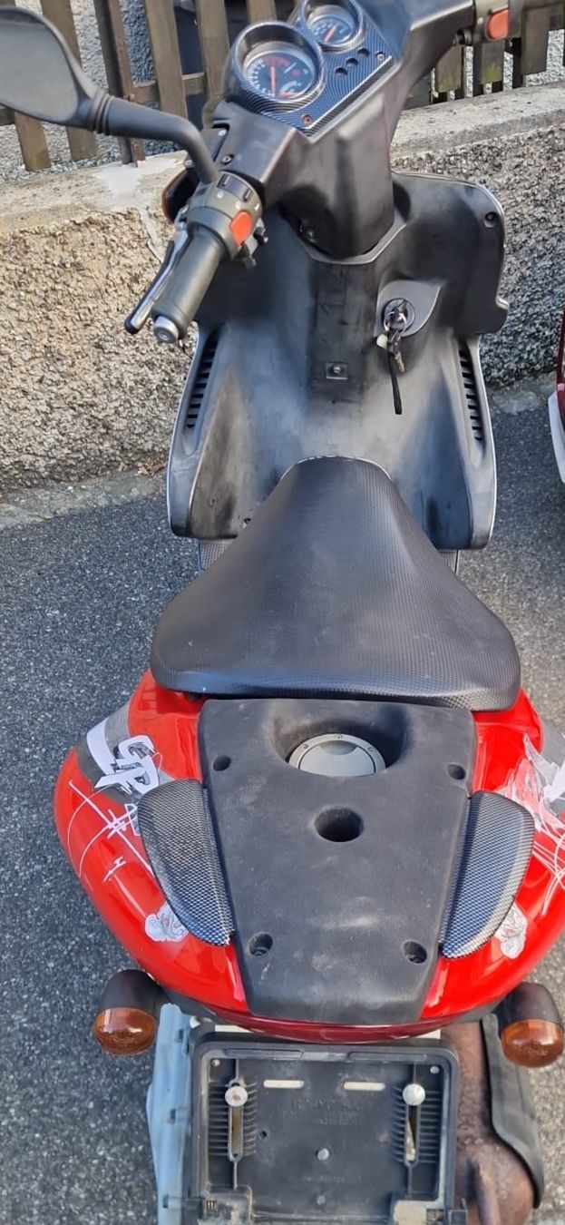 Yamaha Strada: Roller Aerox 50cc Silber – Usato da Romanshorn venduto da Keller2011 4