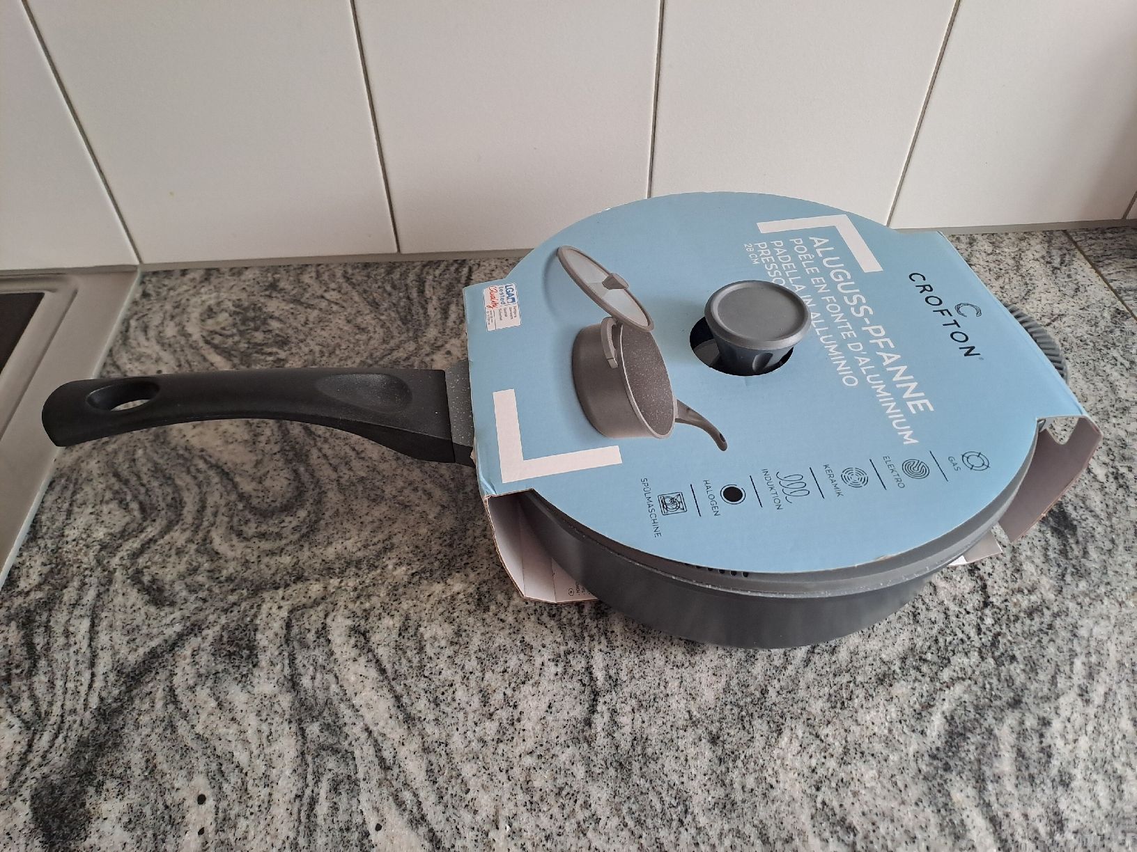 Padelle: Crofton Aluguss-Pfanne 28cm mit Deckel Neu – Nuovo e nell'imballaggio originale da Rickenbach LU venduto da bishiida