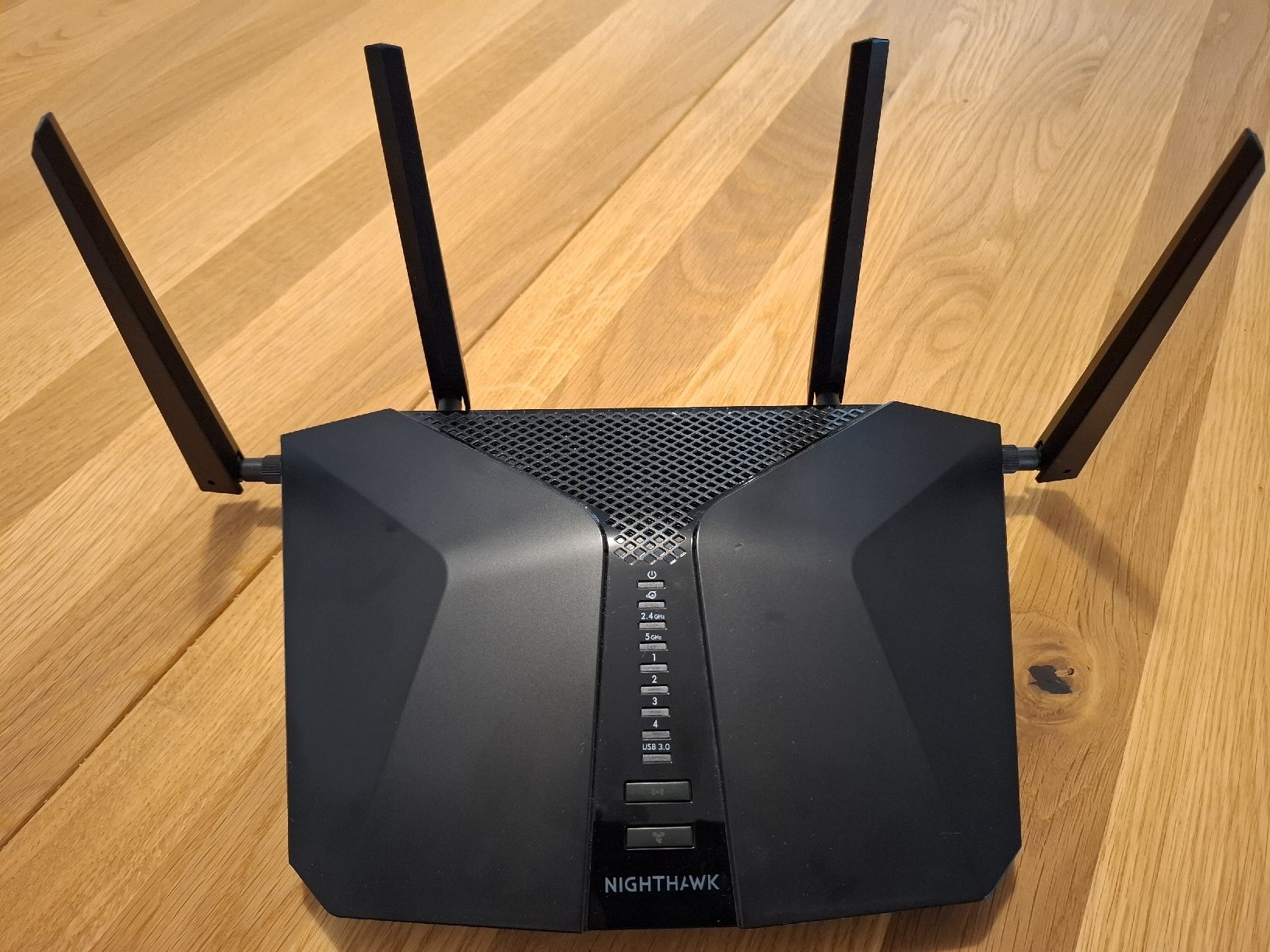 Netgear Modems & Router: Netgear Nighthawk WLAN Router Wifi6 – Gebraucht aus Winterthur von justs0m3guy