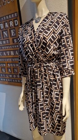 Lässiges Kleid, Gr. 36/38, schwarz/ ecru/ hellbraun.
