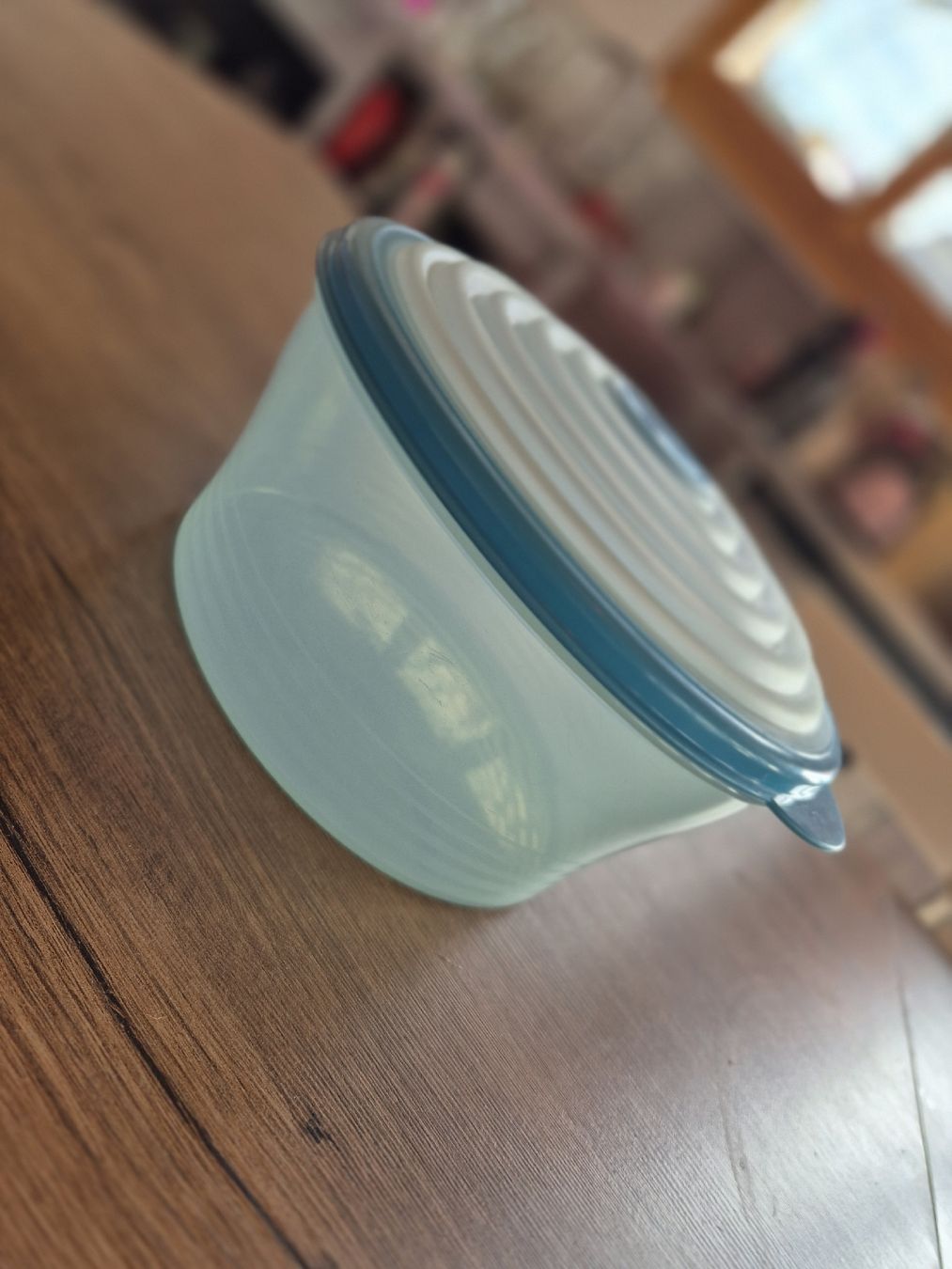 Tupperware Contenitori & Simili: Tupperware Schüssel 1.9l Silikondeckel – Usato da Wynigen venduto da La_Talpa 1