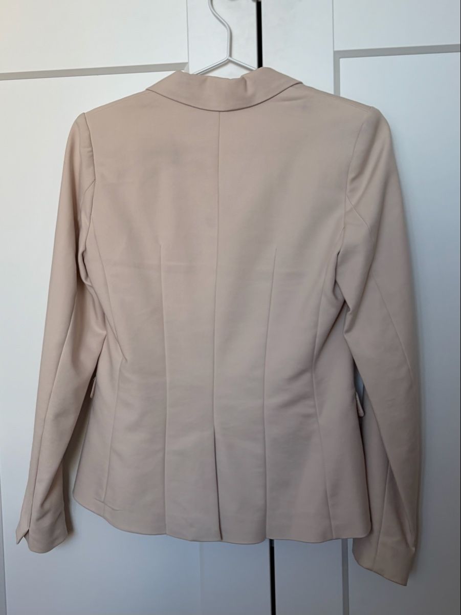 H&M Giacche: Creme Blazer in Beige – Usato da Zürich venduto da leaena.st 1