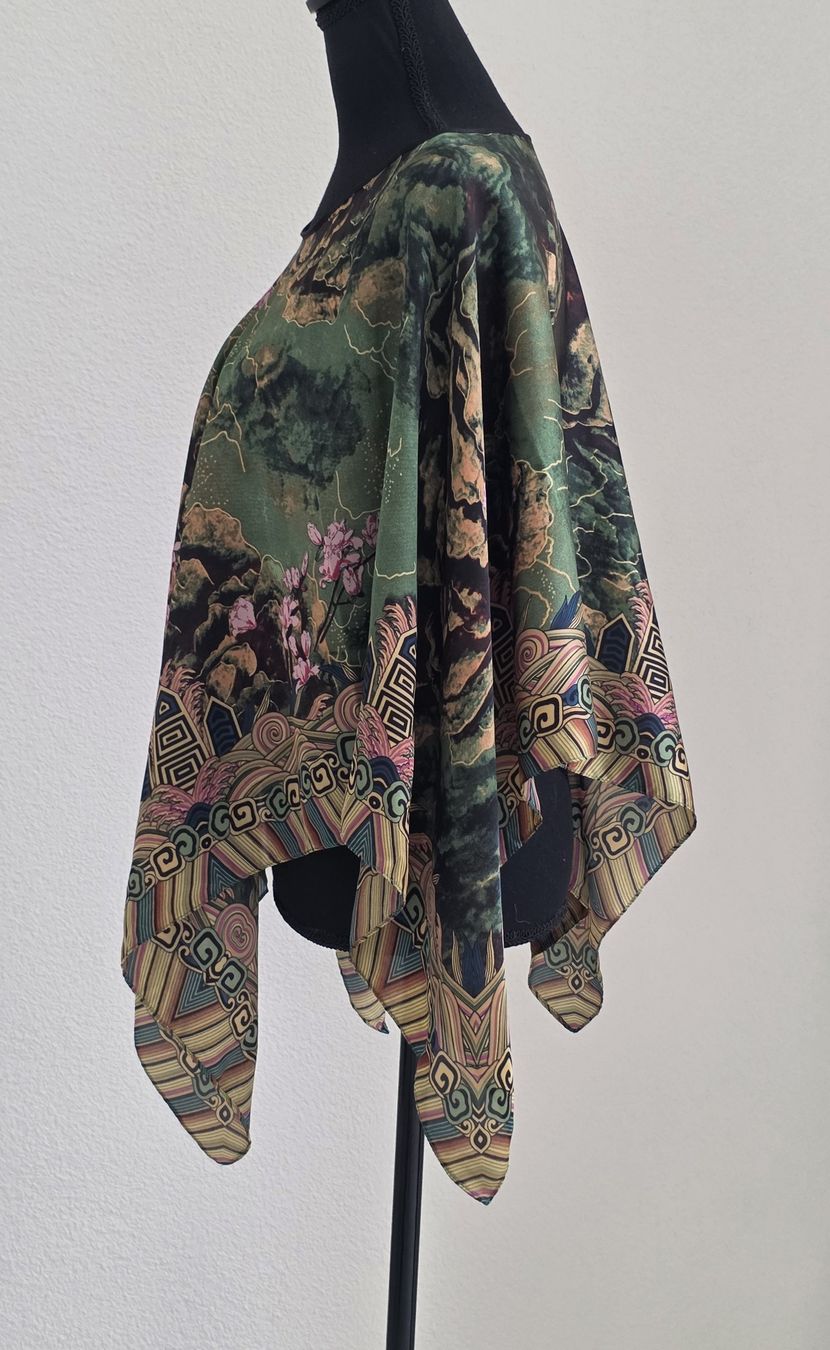 Bolero: Damen Poncho mit Print Grösse Universal Neu – Nuovo (secondo la descrizione) da Rheinsulz venduto da Gilea 2