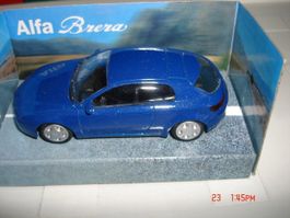 Alfa Romeo Brera Blau 1:43 Metall  neu in Box