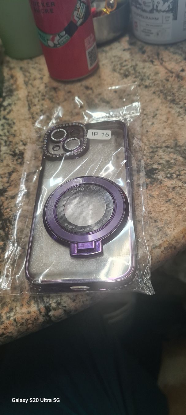 Covers & Schutzfolien: iphon 15 Hülle – Neu und originalverpackt aus Bellerive VD von Hermes5