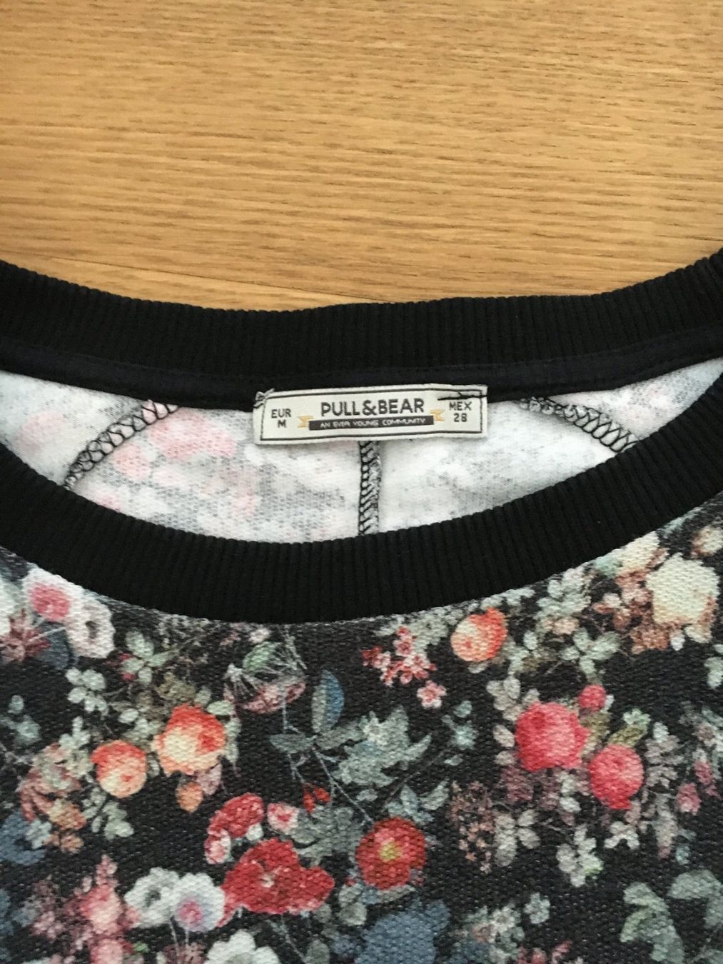 Maglioni & Felpe: Blumen Pullover/ Shirt von Pull & Bear M – Usato da Rotkreuz venduto da Vkahlo 2