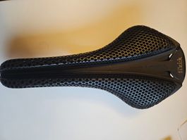 Fizik Antares Versus Evo Adaptive R3