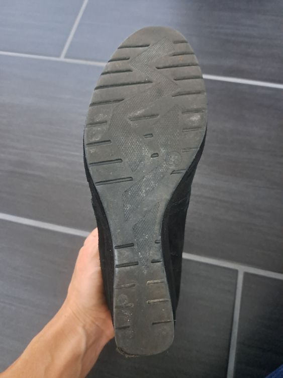 Damenschuhe: Schwarze Wildleder Keilabsatzschuhe Gr. 38 – Neu (gemäss Beschreibung) aus Neukirch (Egnach) von lar_7j2d 1