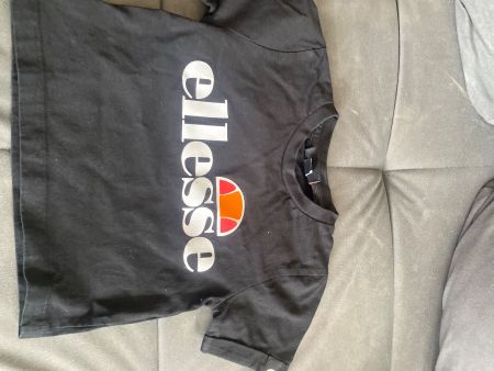 T-shirt Ellesse nero taglia 98/104 usata