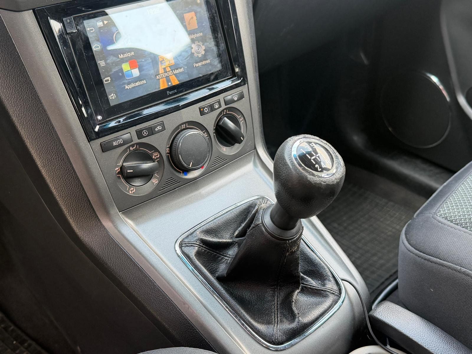 Opel Automobili: Opel Antara 2.0 CDTi 4X4 – Usato da Crissier venduto da vim_r8qn 5