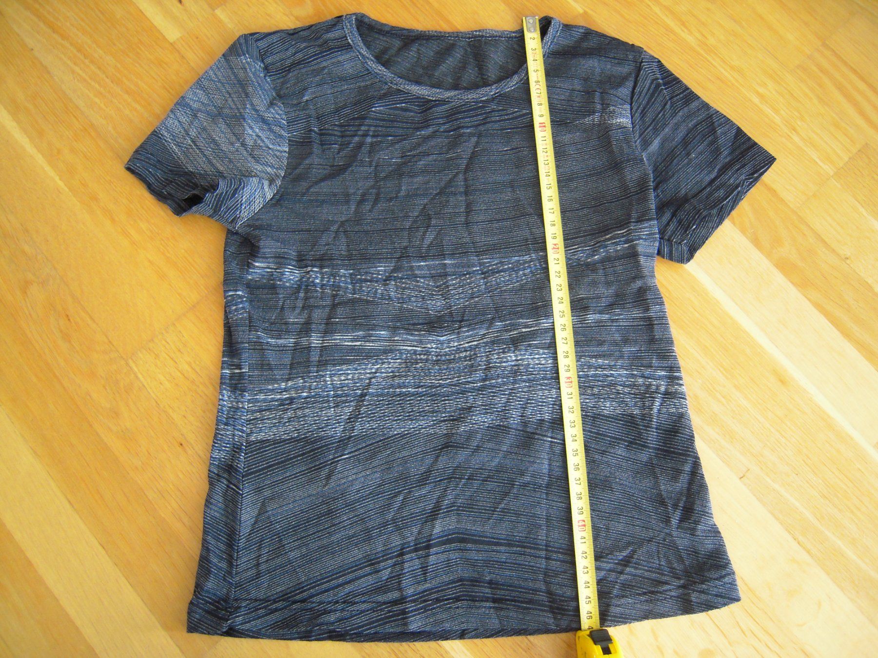 T-shirt: T-Shirt Gr XS Blautöne – Usato da Uzwil venduto da visions77