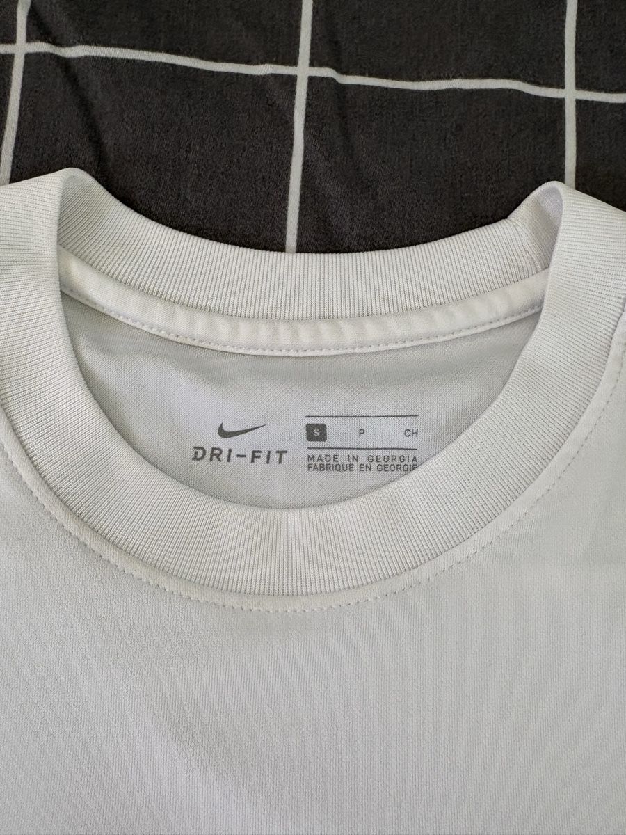 Nike T-shirt: Sport T-Shirt – Nuovo (secondo la descrizione) da Schüpfen venduto da ani_gj8r 2