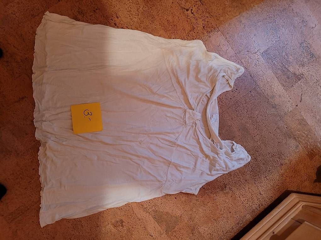 T-shirts: Armlos Shirt Gr.48 – D'occasion à Iseltwald par Bone011 1
