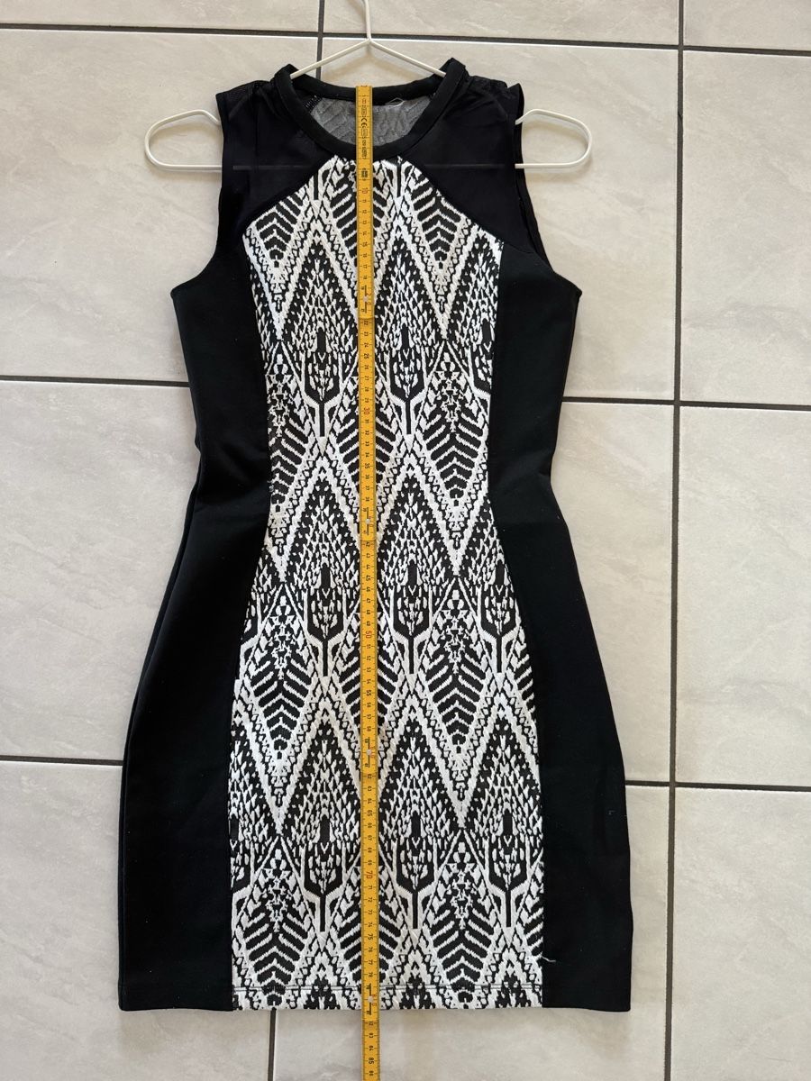 H&M Vestiti: Kleid von H&M mit Muster – Usato da Hergiswil NW venduto da kaufe_bei_kaufmann 1