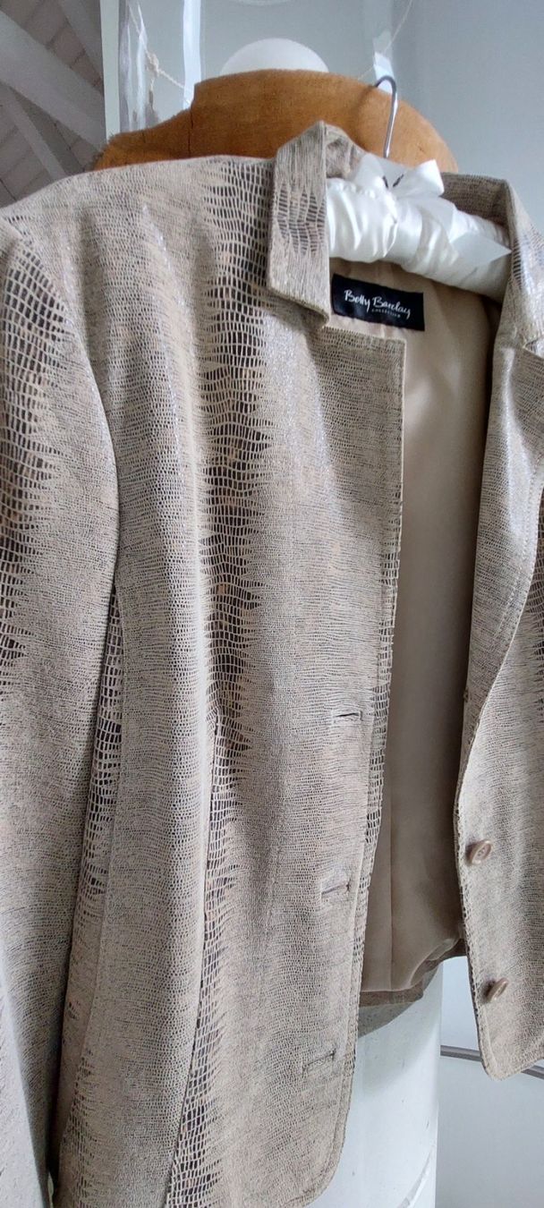 Betty Barclay Giacche: Edle Leder-Jacke NEU "Betty Barclay" – Nuovo (secondo la descrizione) da RAMLINSBURG venduto da AUDITT1999 1